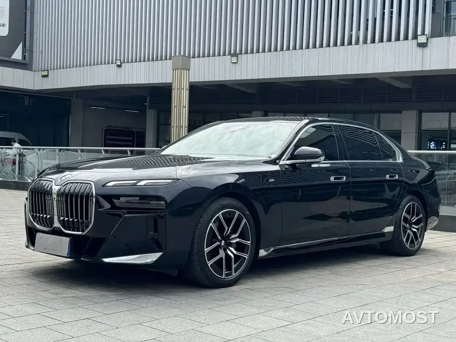 BMW 7 Series 2023 Model 735Li M Sport Package