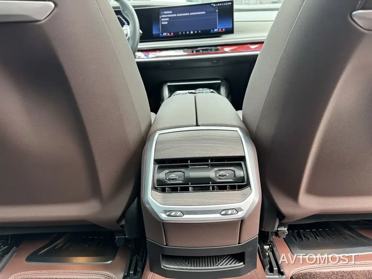 BMW 7 Series 2023 Model 735Li M Sport Package — фото 23