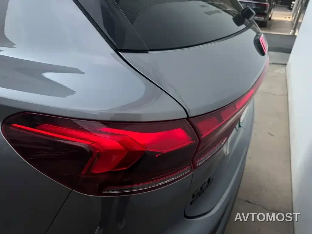 Audi Q6L e-tron 2025 Model Pioneer Edition — фото 9