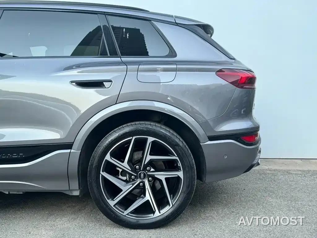 Audi Q6L e-tron 2025 Model Pioneer Edition — фото 12
