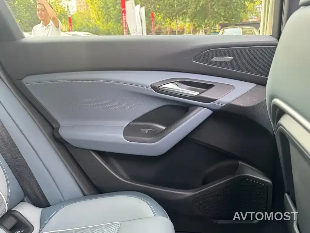 Audi Q6L e-tron 2025 Model Pioneer Edition — фото 19