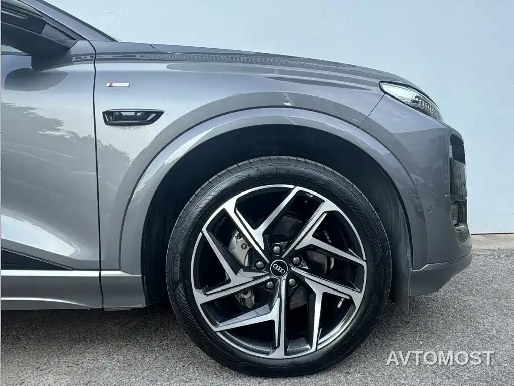 Audi Q6L e-tron 2025 Model Pioneer Edition — фото 22