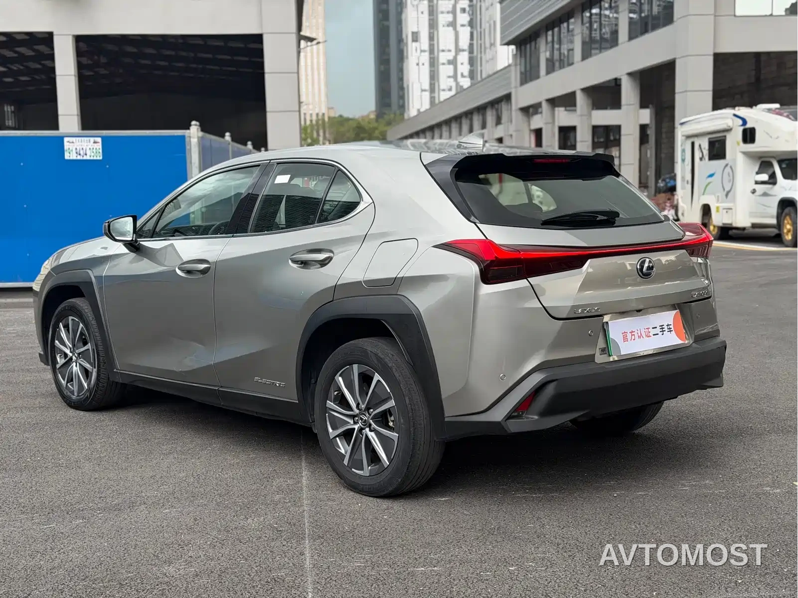 Lexus UX Electric 2020 300e Pure Yue Edition — фото 12
