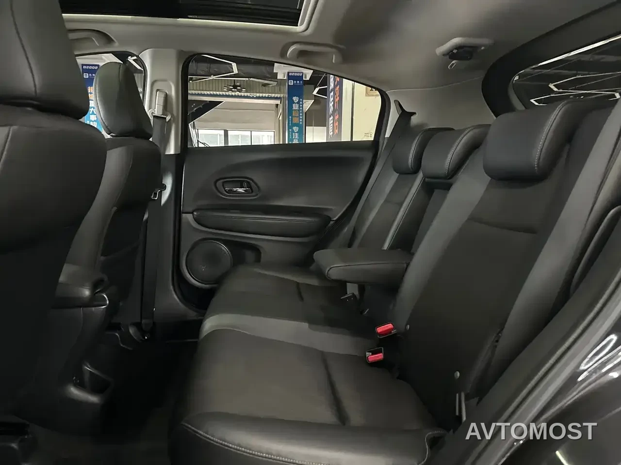 Honda Vezel 2020 1.5L CVT Pioneer — фото 8