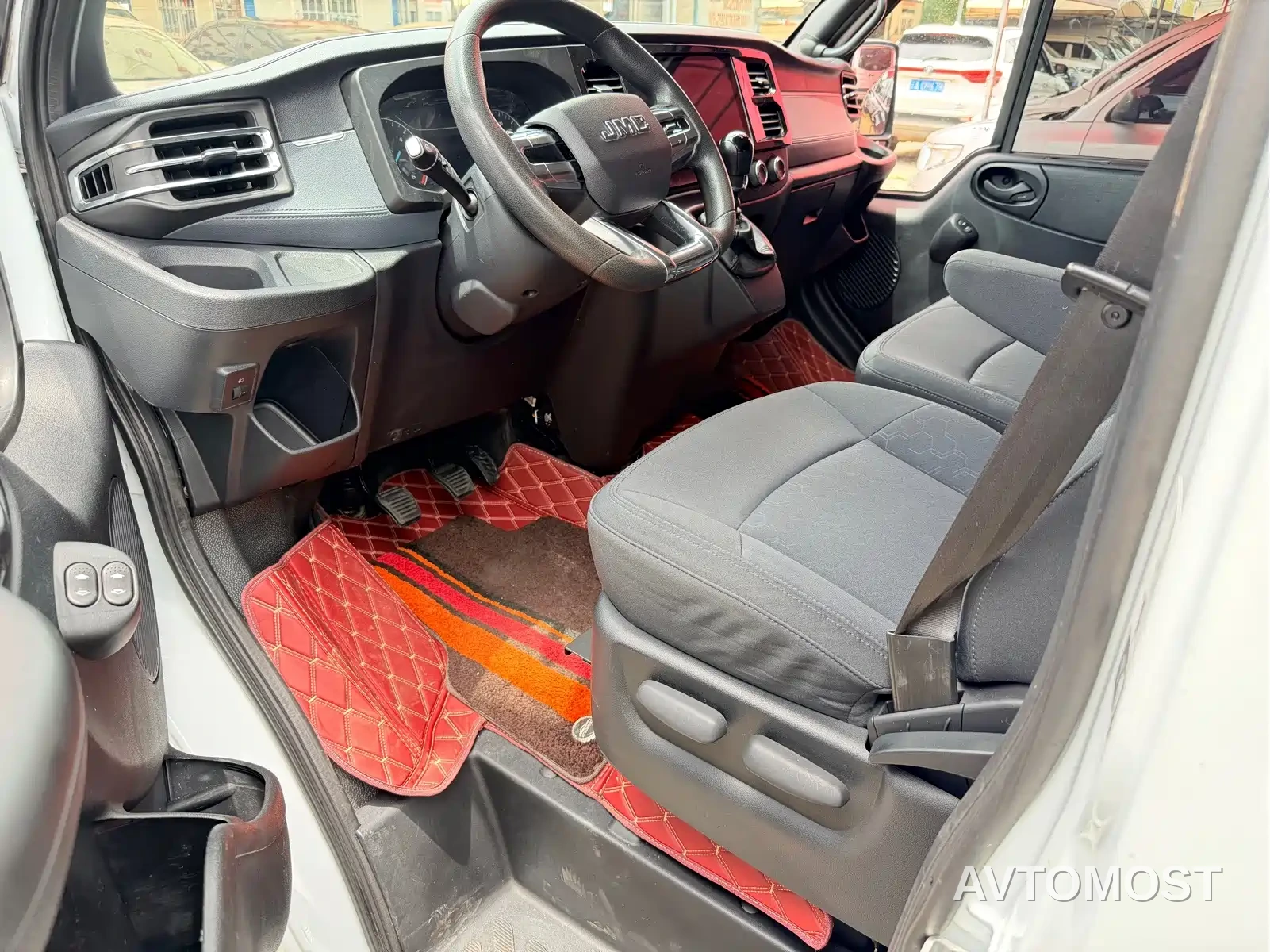 Jiangling JMC Fushun 2022 2.0T Manual Multi-purpose Passenger Vehicle Short Wheelbase Low Roof 6-seater — фото 11