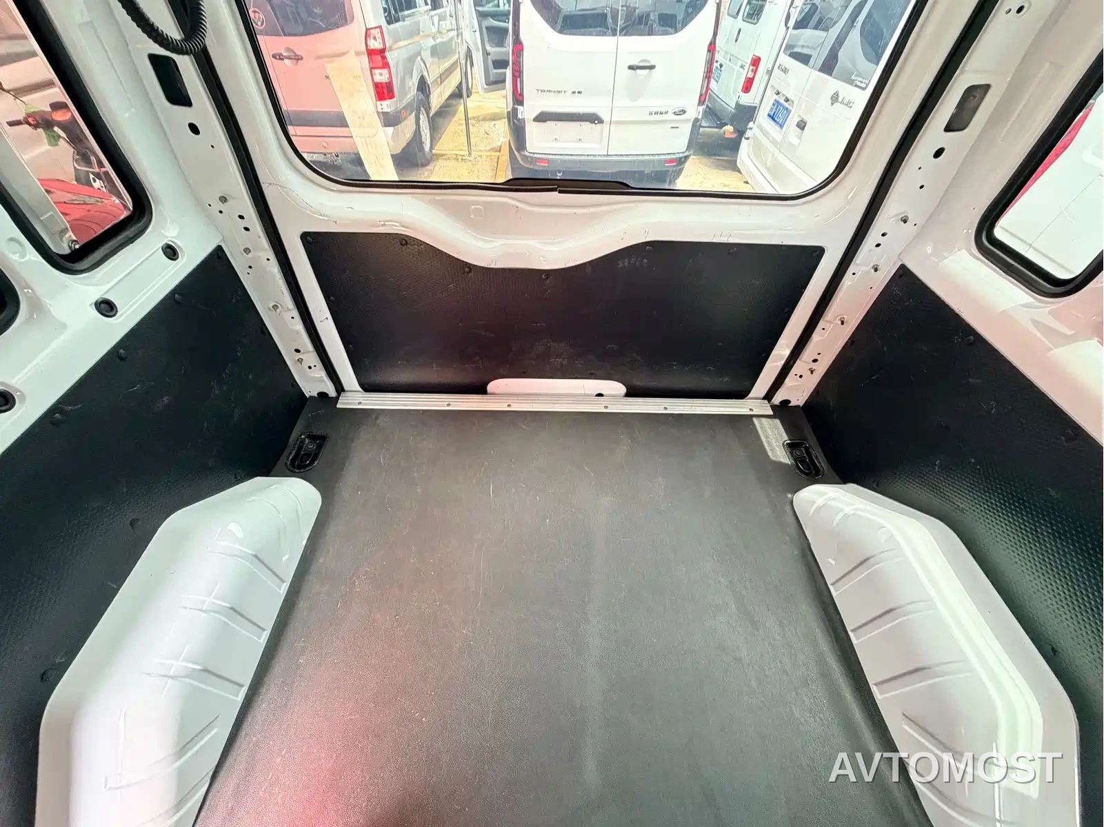 Jiangling JMC Fushun 2022 2.0T Manual Multi-purpose Passenger Vehicle Short Wheelbase Low Roof 6-seater — фото 15