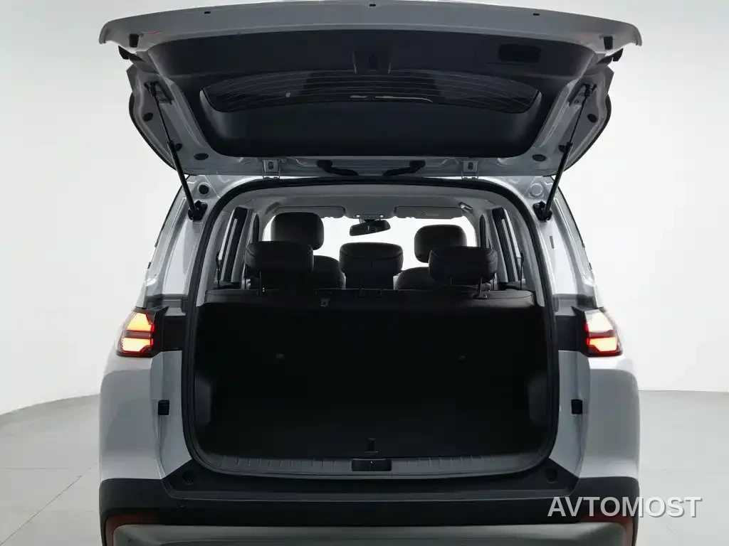 Wuling Motors Starlight 560 NEV 2025 Model Plug-in Hybrid Version 5-seater — фото 14