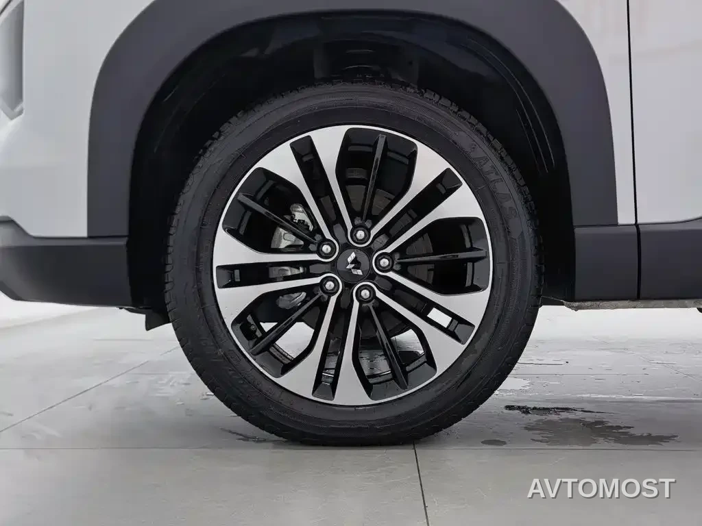 Wuling Motors Starlight 560 NEV 2025 Model Plug-in Hybrid Version 5-seater — фото 15