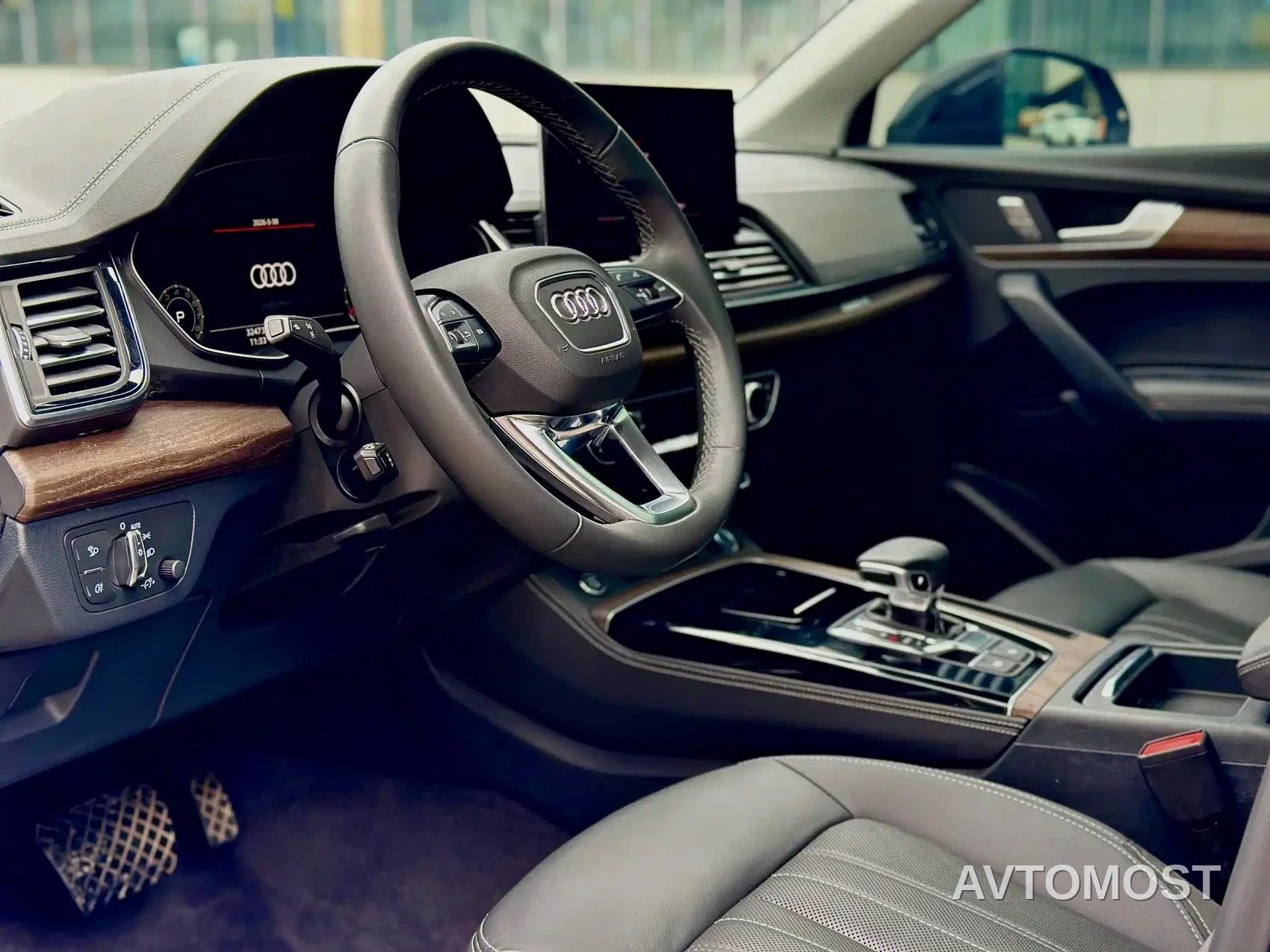 Audi Q5L 2024 Model 40 TFSI Luxury Dynamic — фото 4
