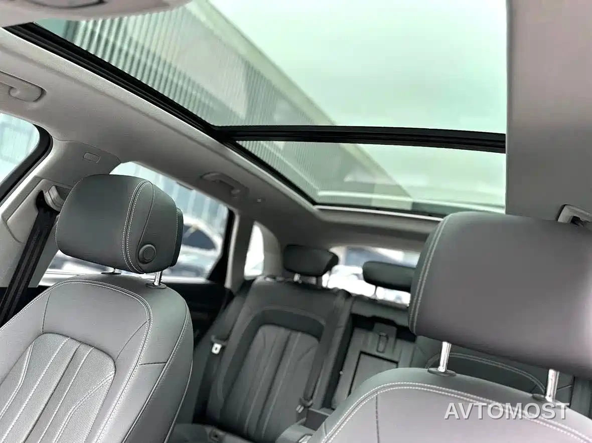 Audi Q5L 2024 Model 40 TFSI Luxury Dynamic — фото 8