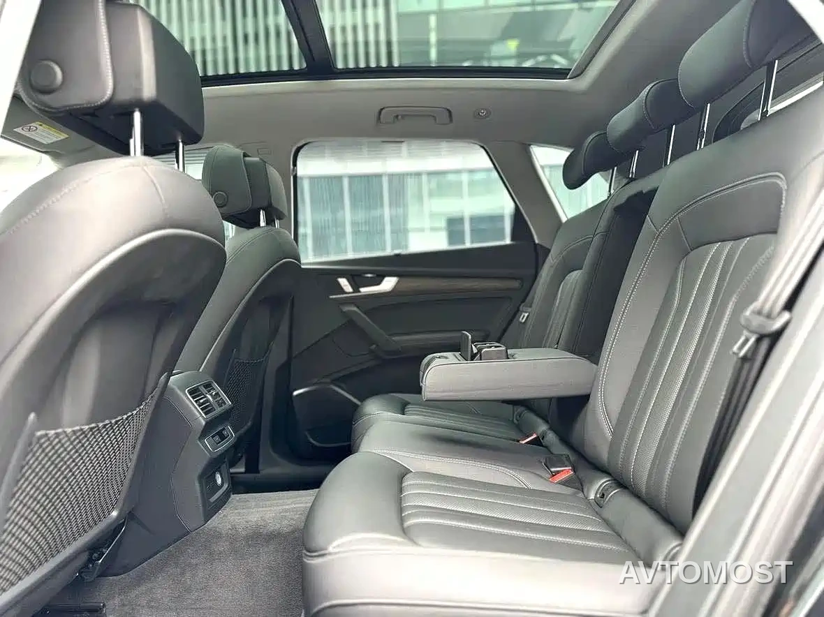 Audi Q5L 2024 Model 40 TFSI Luxury Dynamic — фото 10