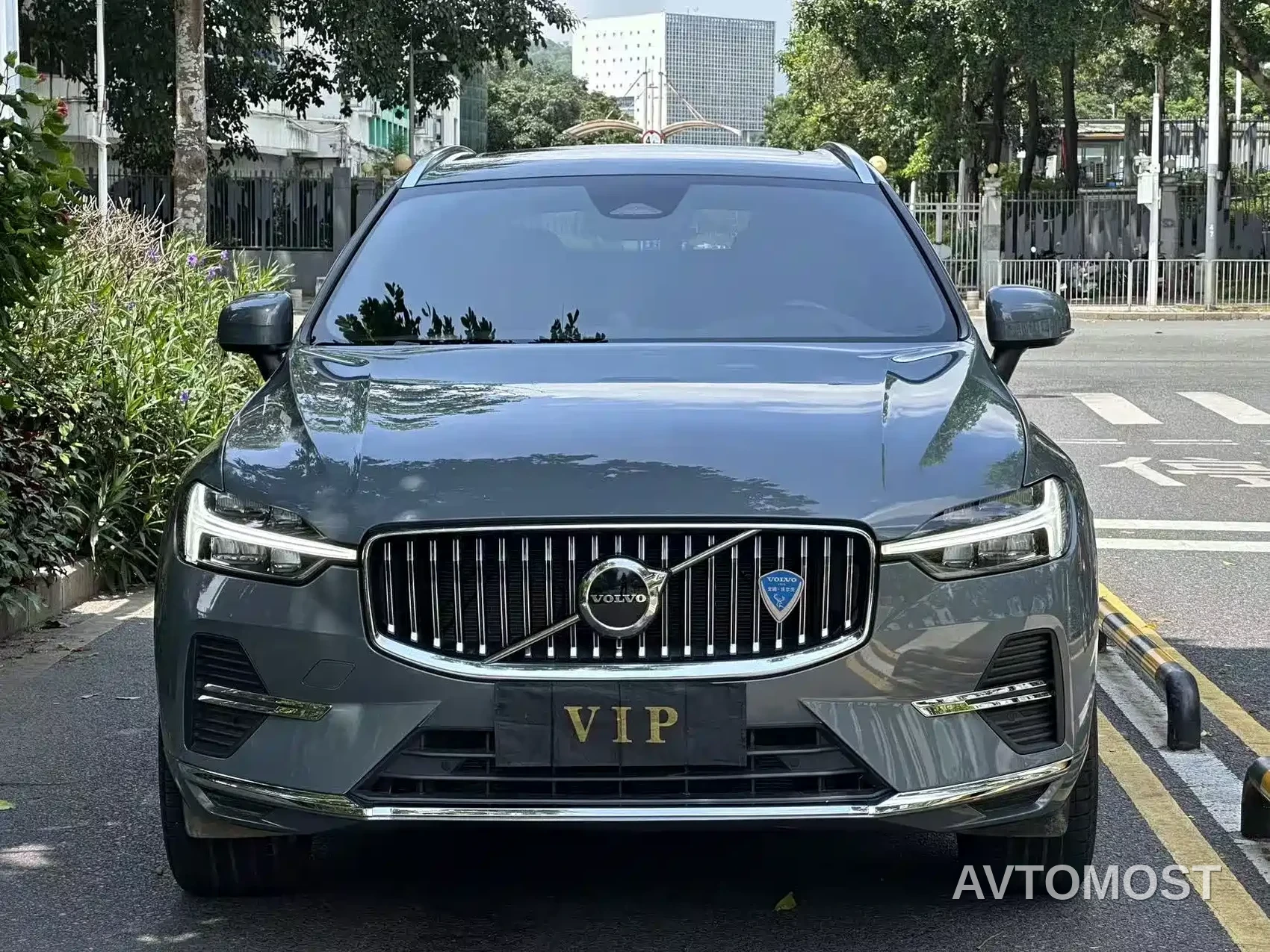 Volvo XC60 2022 B5 AWD Inscription — фото 2