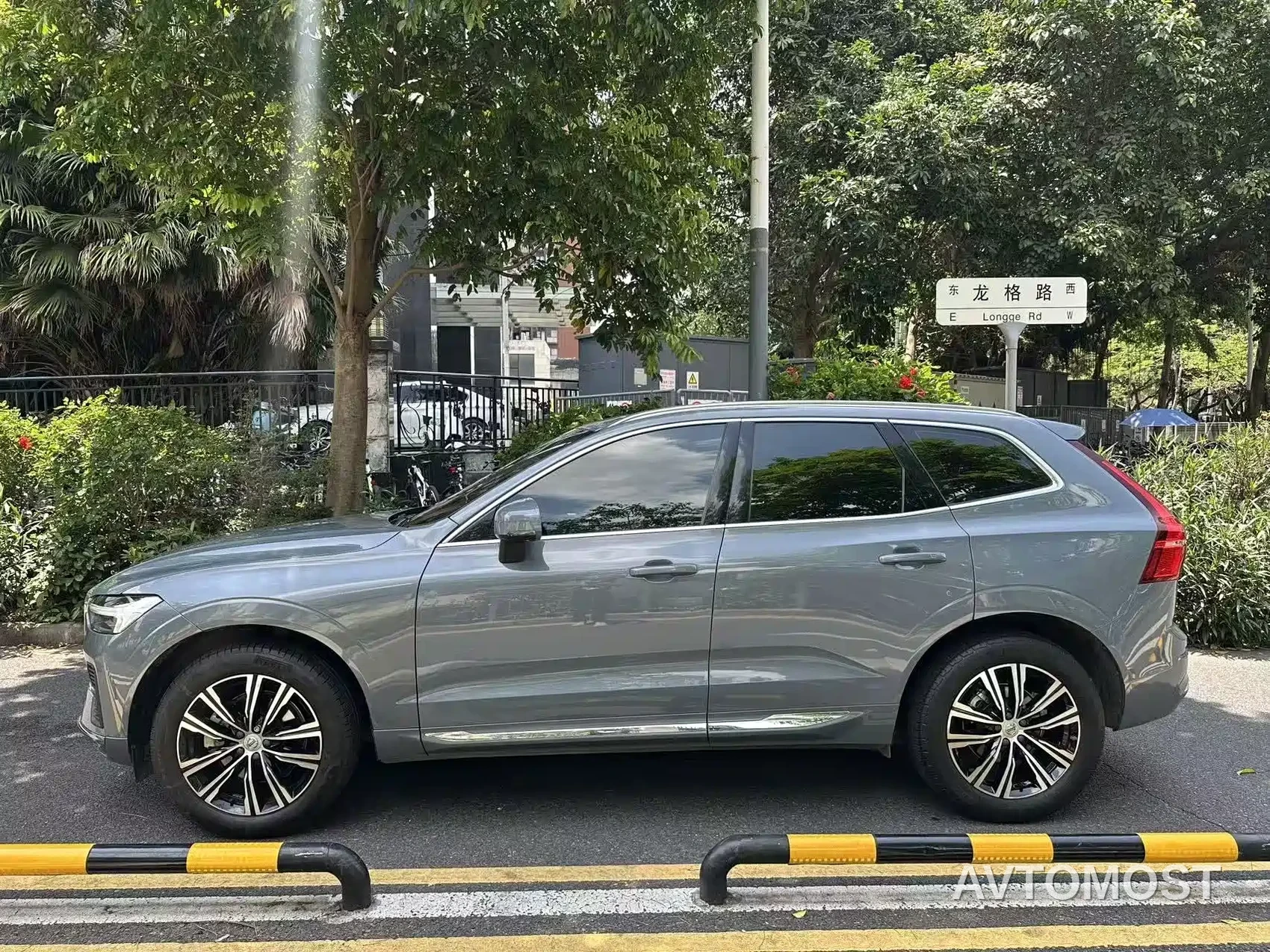 Volvo XC60 2022 B5 AWD Inscription — фото 10
