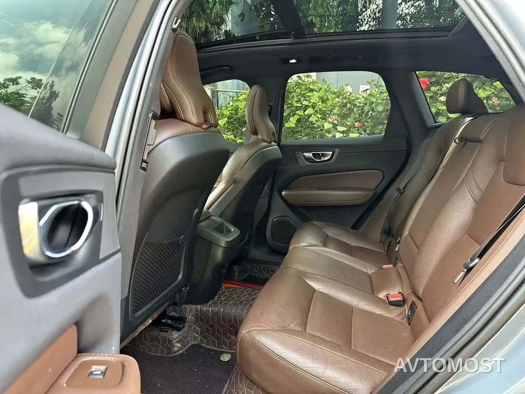 Volvo XC60 2022 B5 AWD Inscription — фото 11