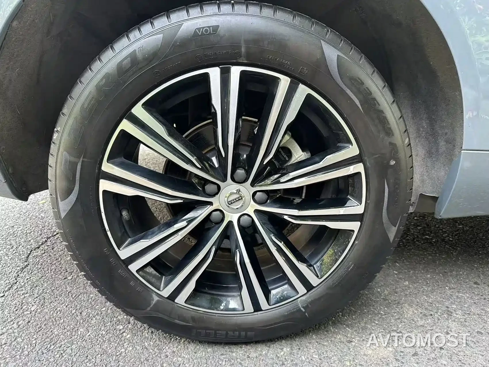 Volvo XC60 2022 B5 AWD Inscription — фото 13