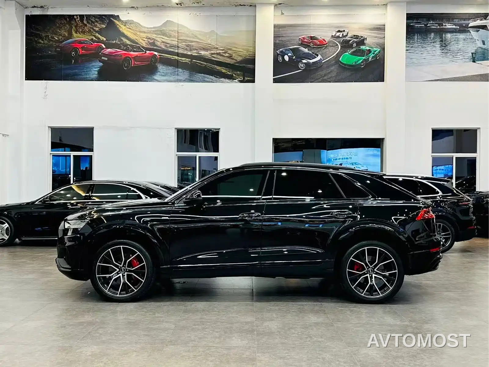 Audi Q8 2022 55 TFSI Exclusive Dynamic — фото 3