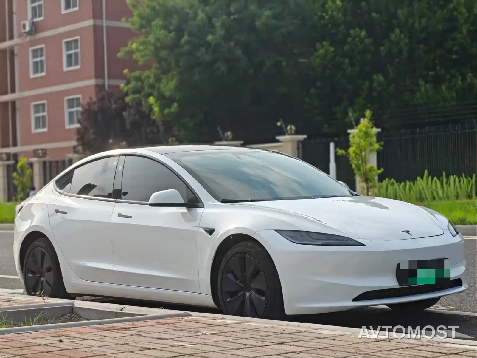 Tesla Model 3 2025 Model Rear-Wheel Drive Edition — фото 2