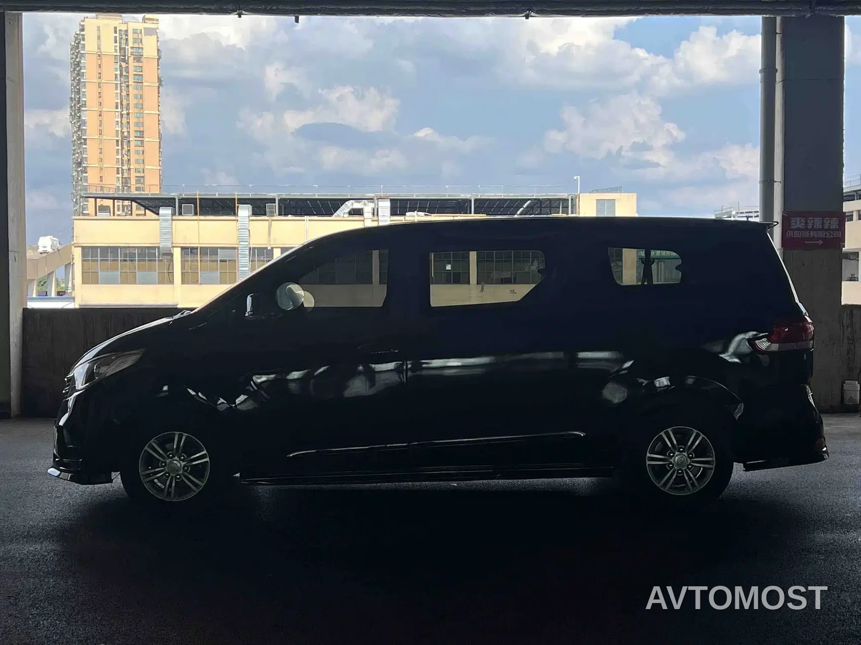 SAIC Maxus G10 2021 2.0T Manual Elite Edition Diesel 7-Seater — фото 9