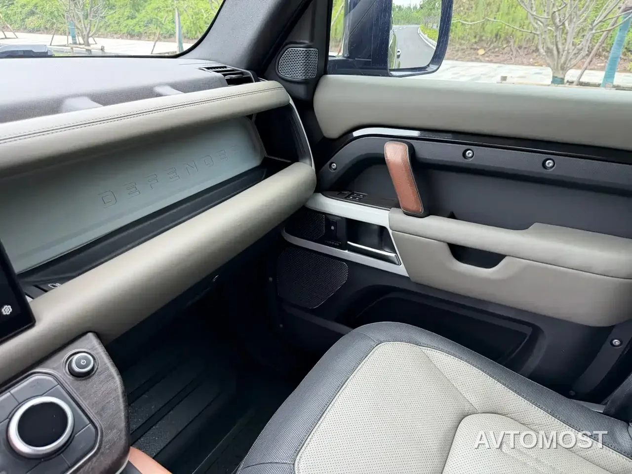Land Rover Defender 2022 110 P400 X-DYNAMIC HSE — фото 6
