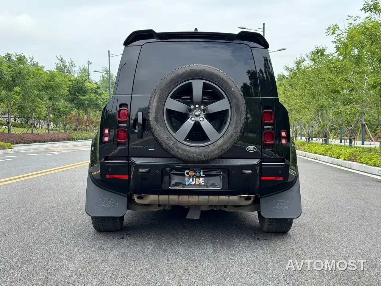 Land Rover Defender 2022 110 P400 X-DYNAMIC HSE — фото 14
