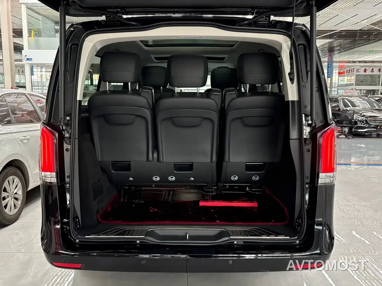 Mercedes-Benz V-Class 2024 V 300 Pilot Edition — фото 11