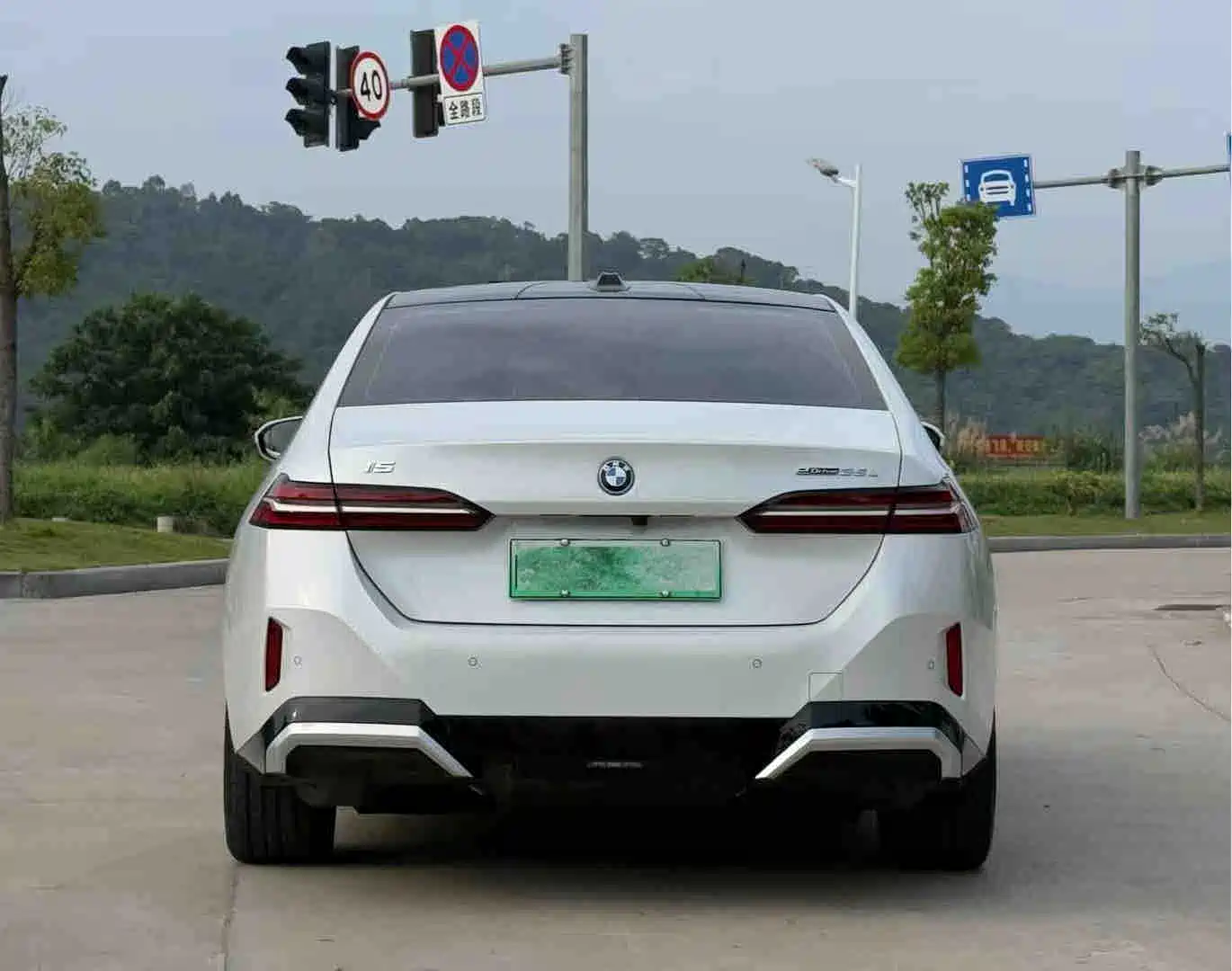 BMW i5 2024 eDrive 35L M Sport Package — фото 4