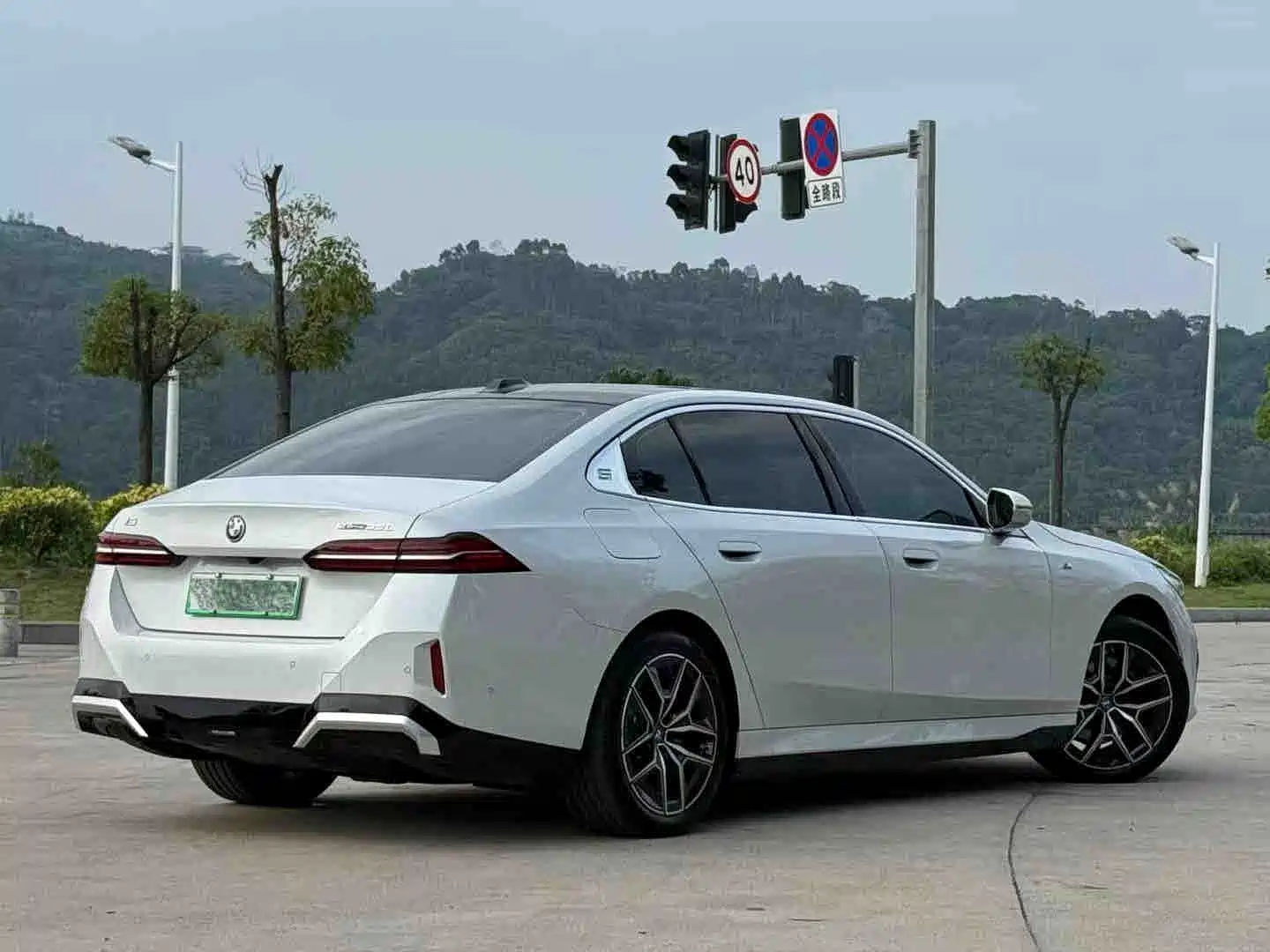 BMW i5 2024 eDrive 35L M Sport Package — фото 5