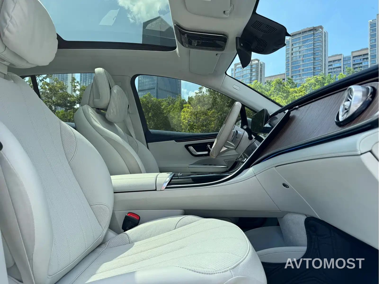 Mercedes-Benz EQE SUV 2023 350 4MATIC Luxury Edition — фото 10