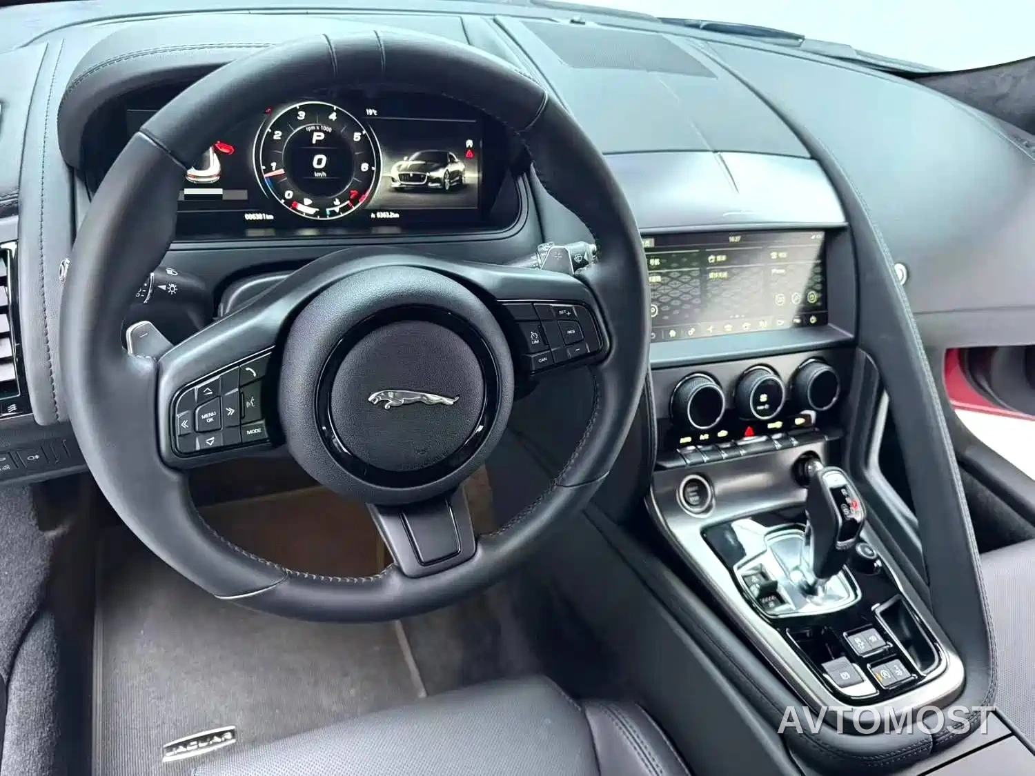 Jaguar F-TYPE 2024 P300 75th Anniversary Collector's Hardtop Edition — фото 5