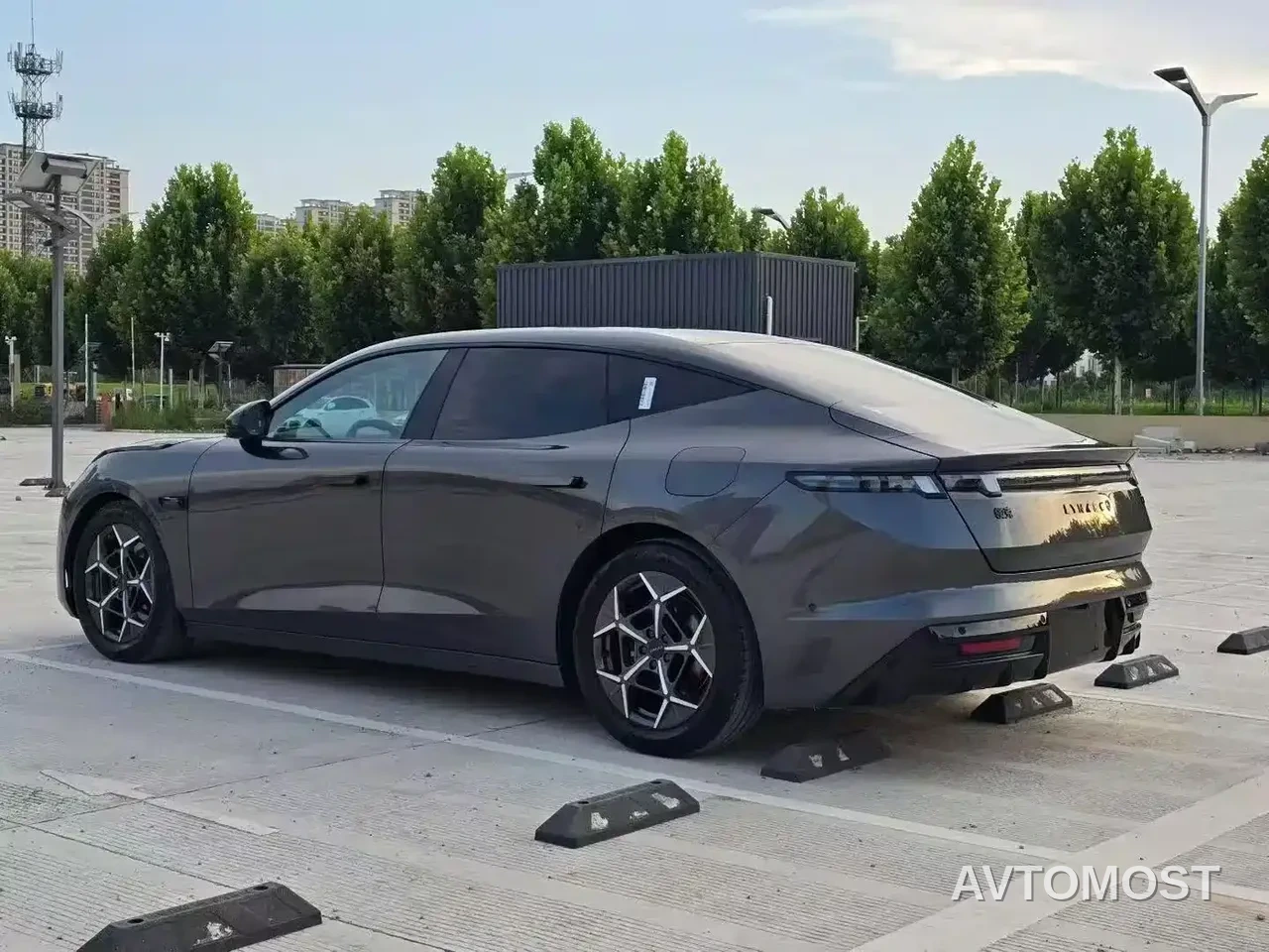 Lynk & Co 10 EM-P 2025 Model 120km Base Version — фото 4