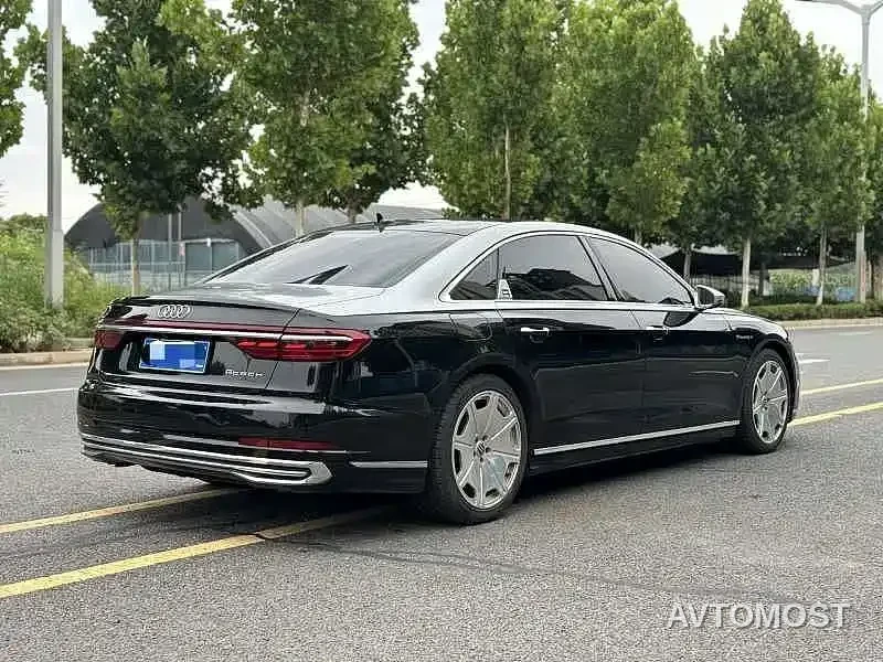 Audi A8 2023 A8L 50 TFSI quattro Exclusive — фото 9