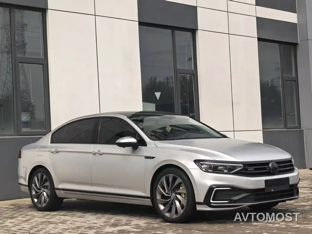 Volkswagen Magotan GTE Plug-in Hybrid 2020 GTE Luxury — фото 2