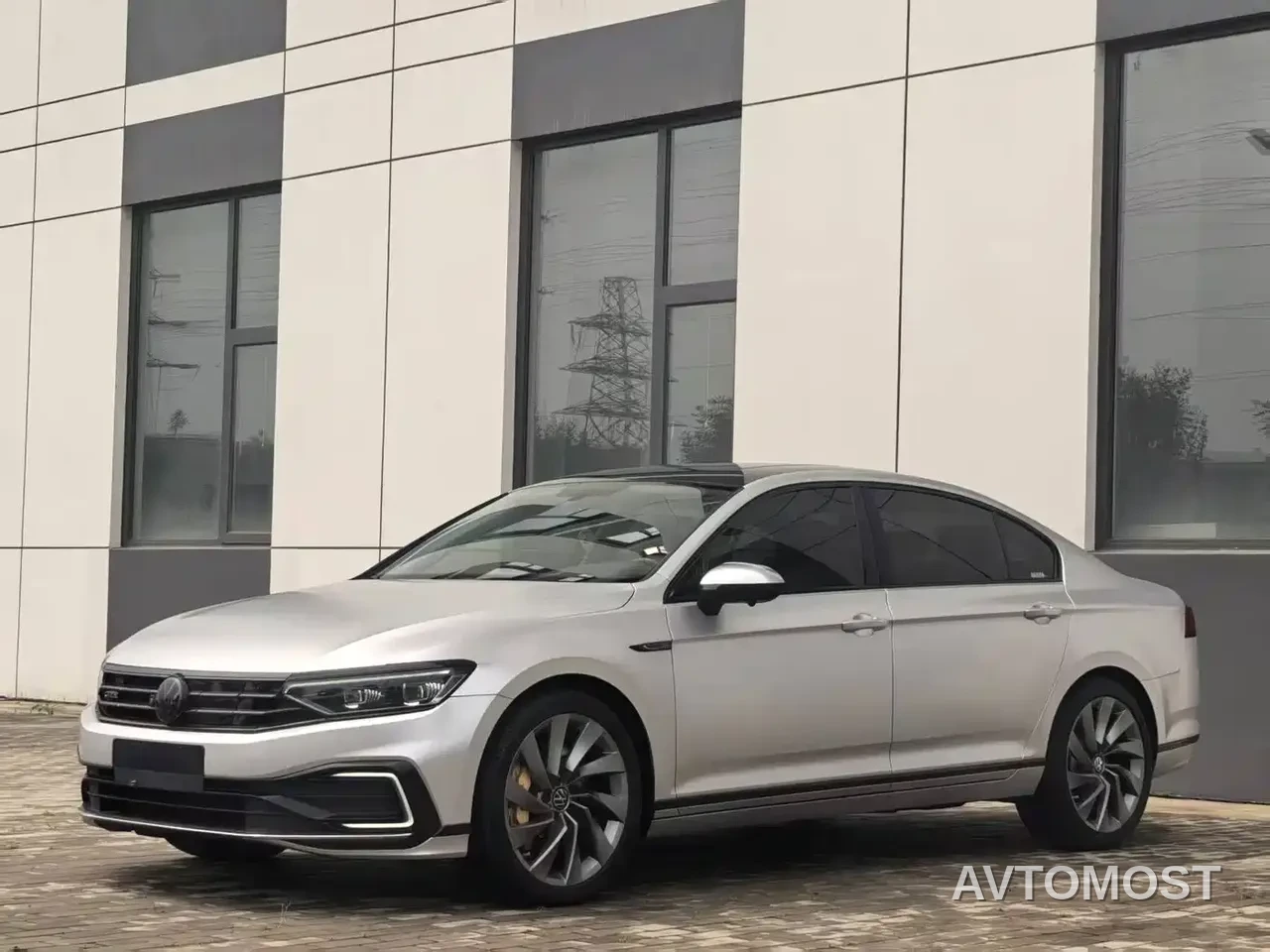 Volkswagen Magotan GTE Plug-in Hybrid 2020 GTE Luxury — фото 3