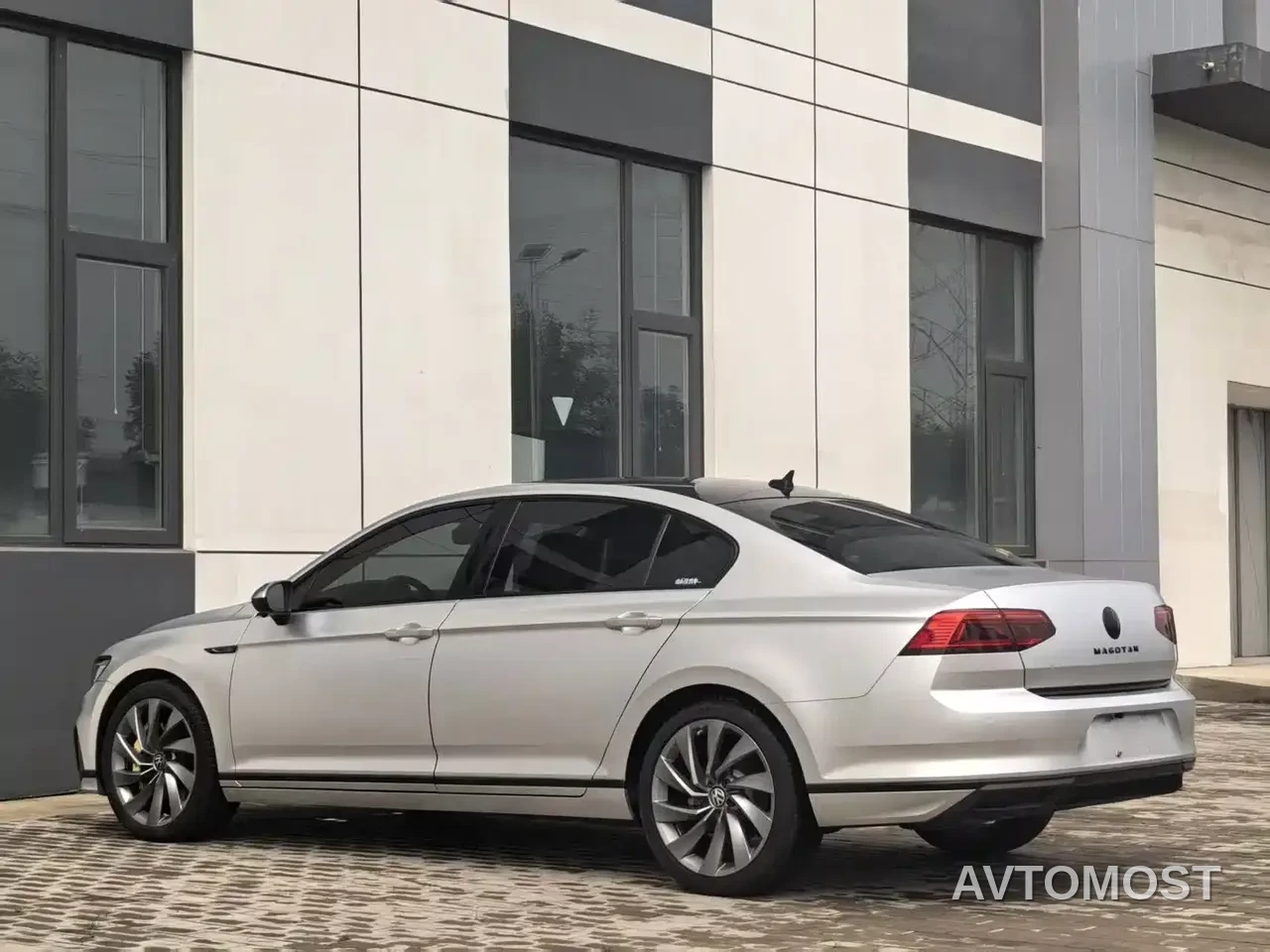 Volkswagen Magotan GTE Plug-in Hybrid 2020 GTE Luxury — фото 9
