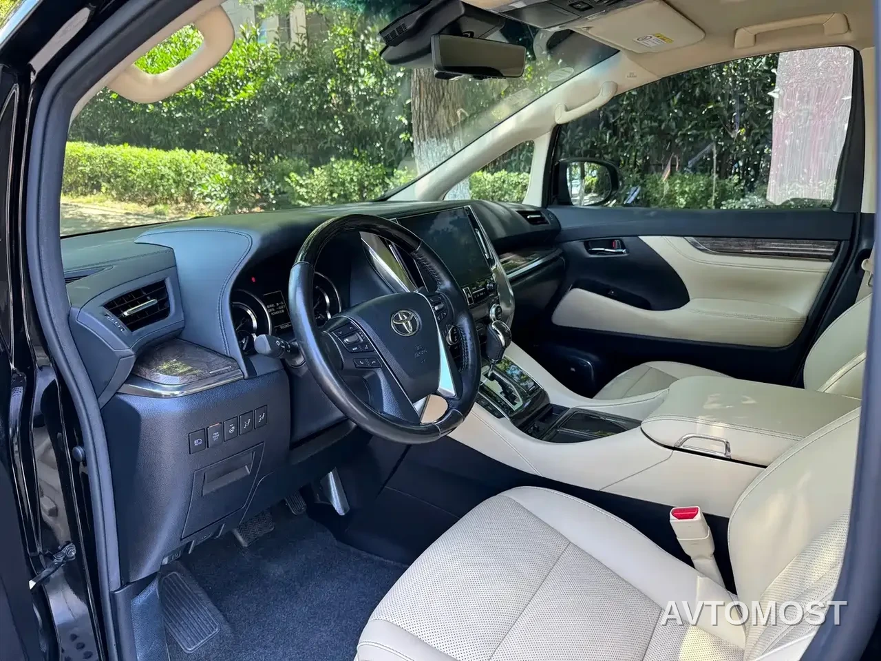 Toyota Vellfire 2020 Twin Engine 2.5L HV Premium Edition — фото 6