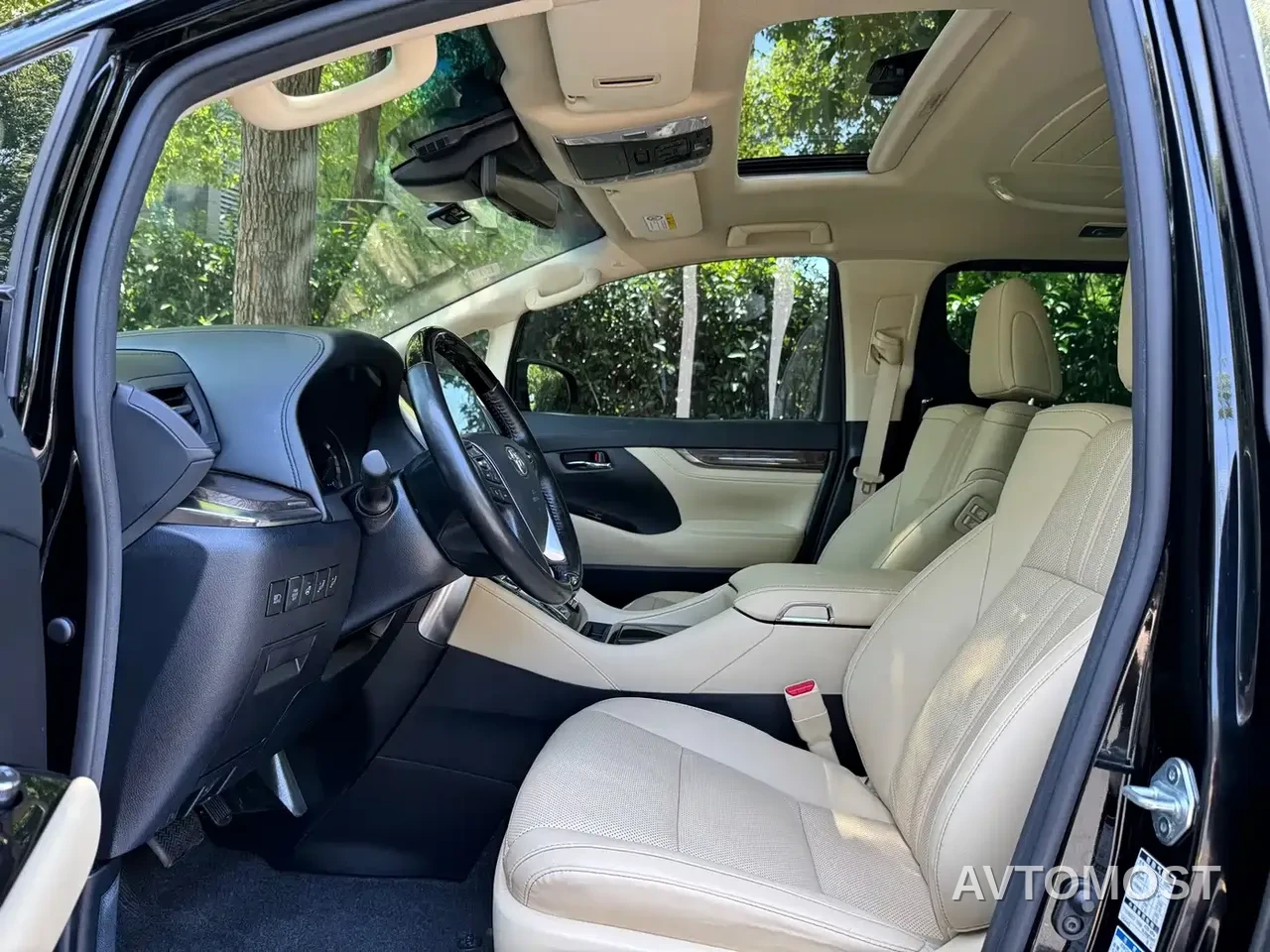 Toyota Vellfire 2020 Twin Engine 2.5L HV Premium Edition — фото 7