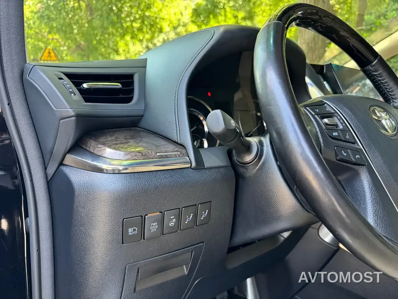 Toyota Vellfire 2020 Twin Engine 2.5L HV Premium Edition — фото 9