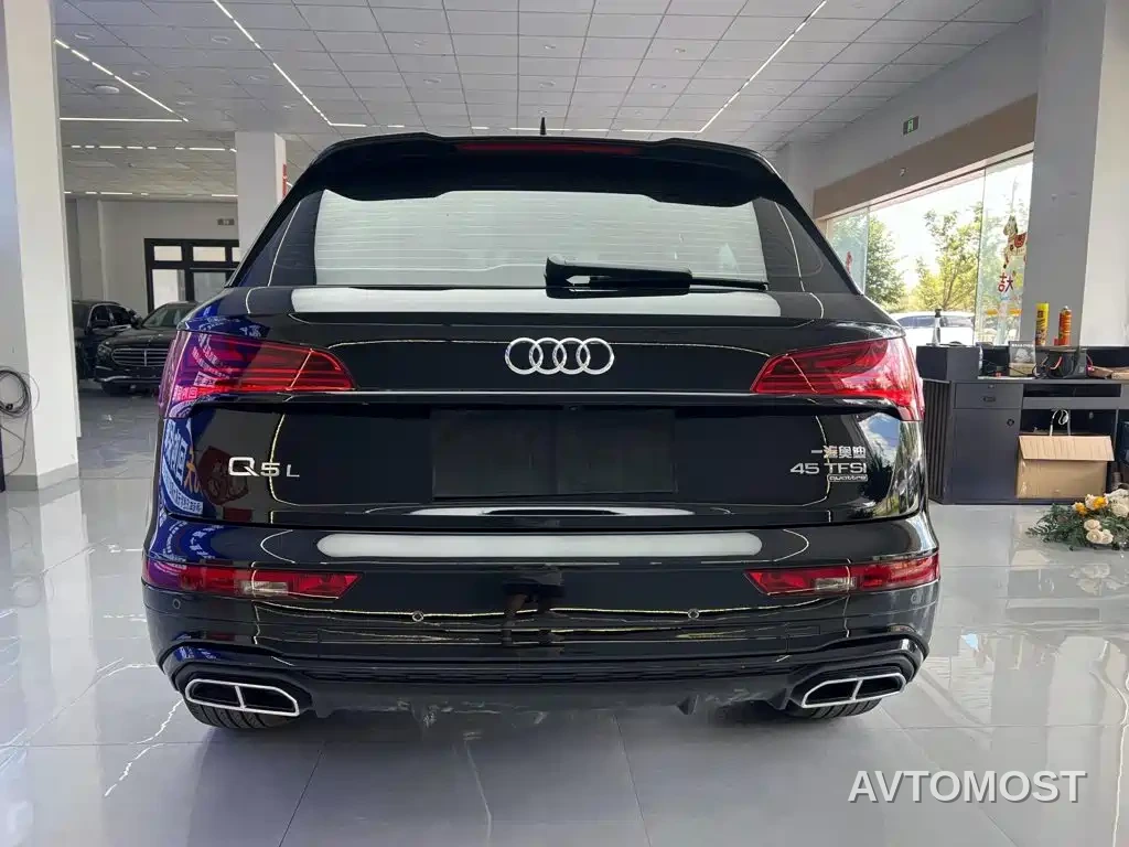 Audi Q5L 2025 Model Year Facelift 45th Anniversary Edition 45 TFSI Luxury Dynamic — фото 4