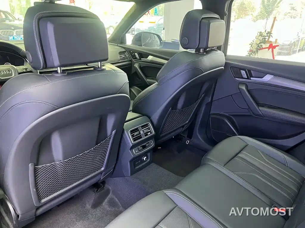 Audi Q5L 2025 Model Year Facelift 45th Anniversary Edition 45 TFSI Luxury Dynamic — фото 6