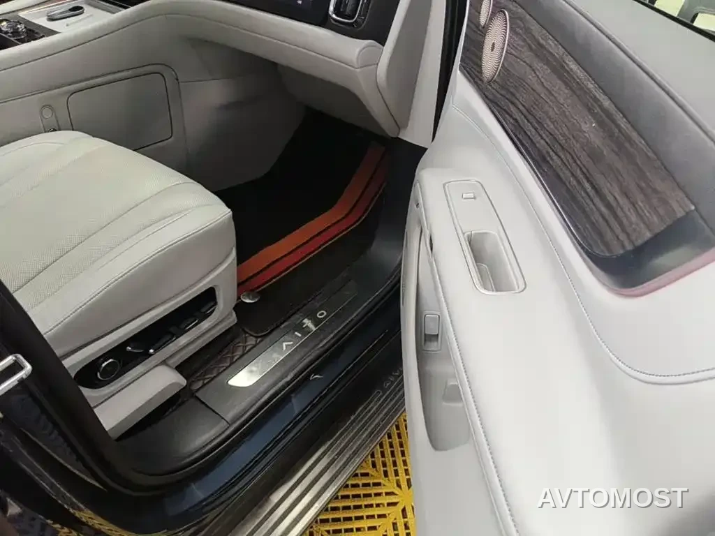 AITO M9 2024 Extended Range Ultra 42kWh 6-Seater — фото 12