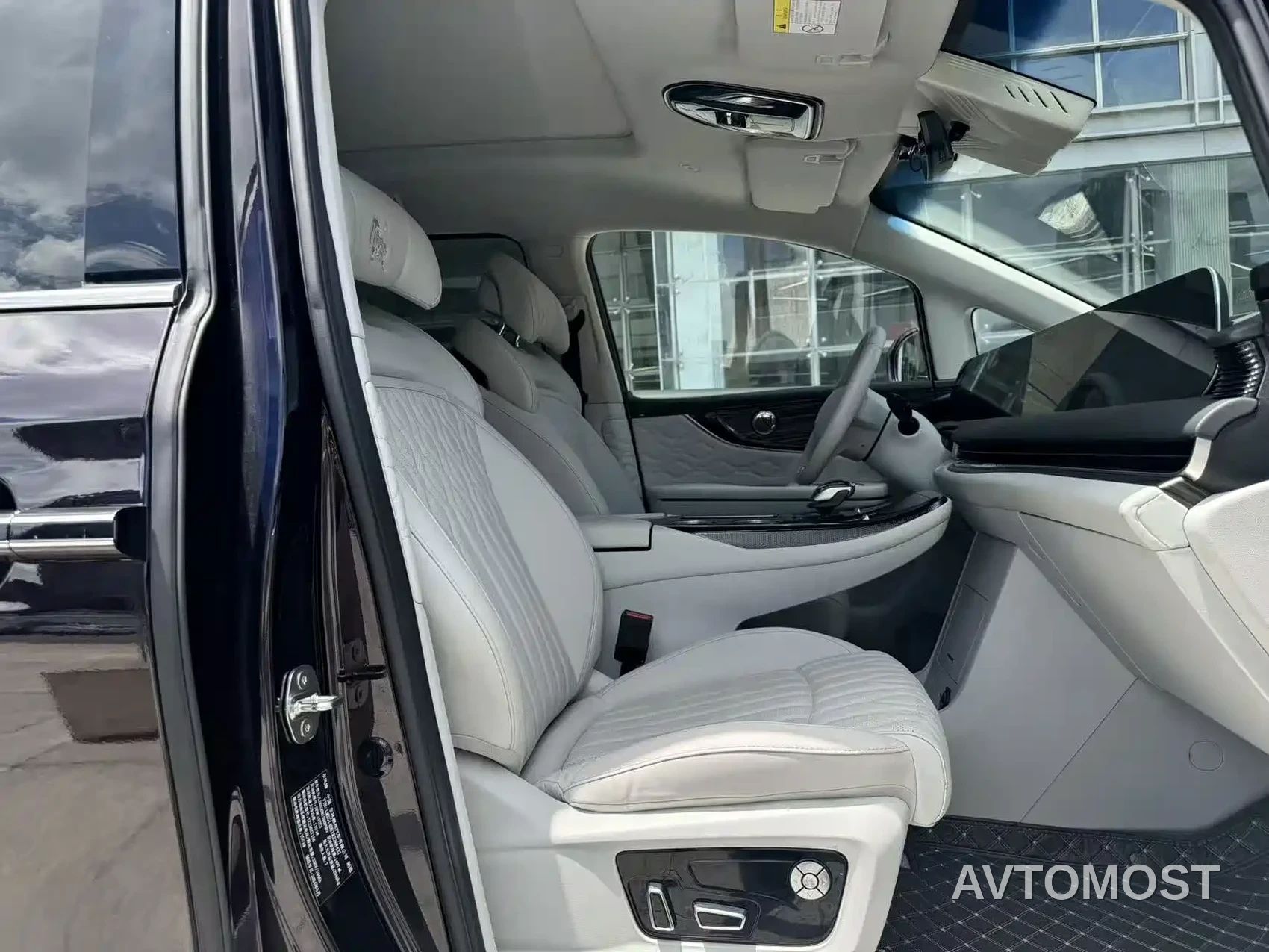 Dongfeng Fengxing Starlight V9 2024 1.5TD 200km Cloud Ladder Series Premium — фото 10
