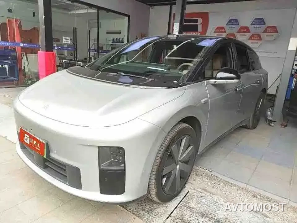 Li Auto i6 2025 2WD Base Model — фото 1