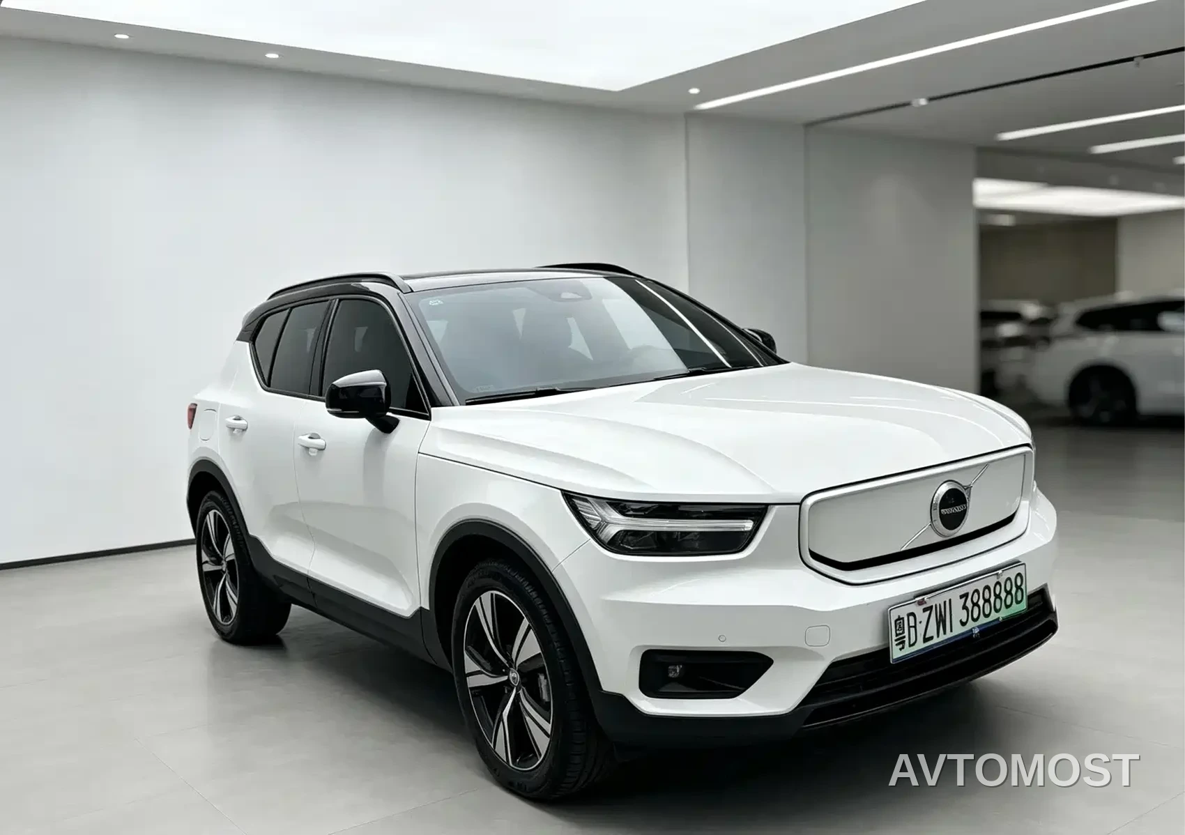 Volvo XC40 New Energy 2021 P8 EV AWD Elegant Sport — фото 2