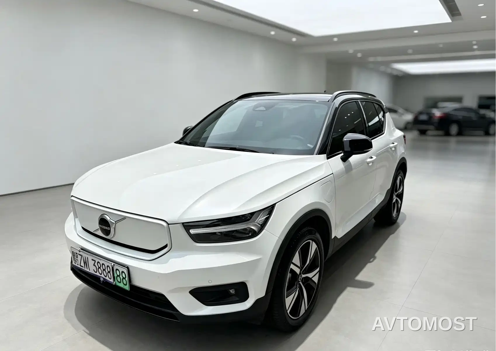 Volvo XC40 New Energy 2021 P8 EV AWD Elegant Sport — фото 3