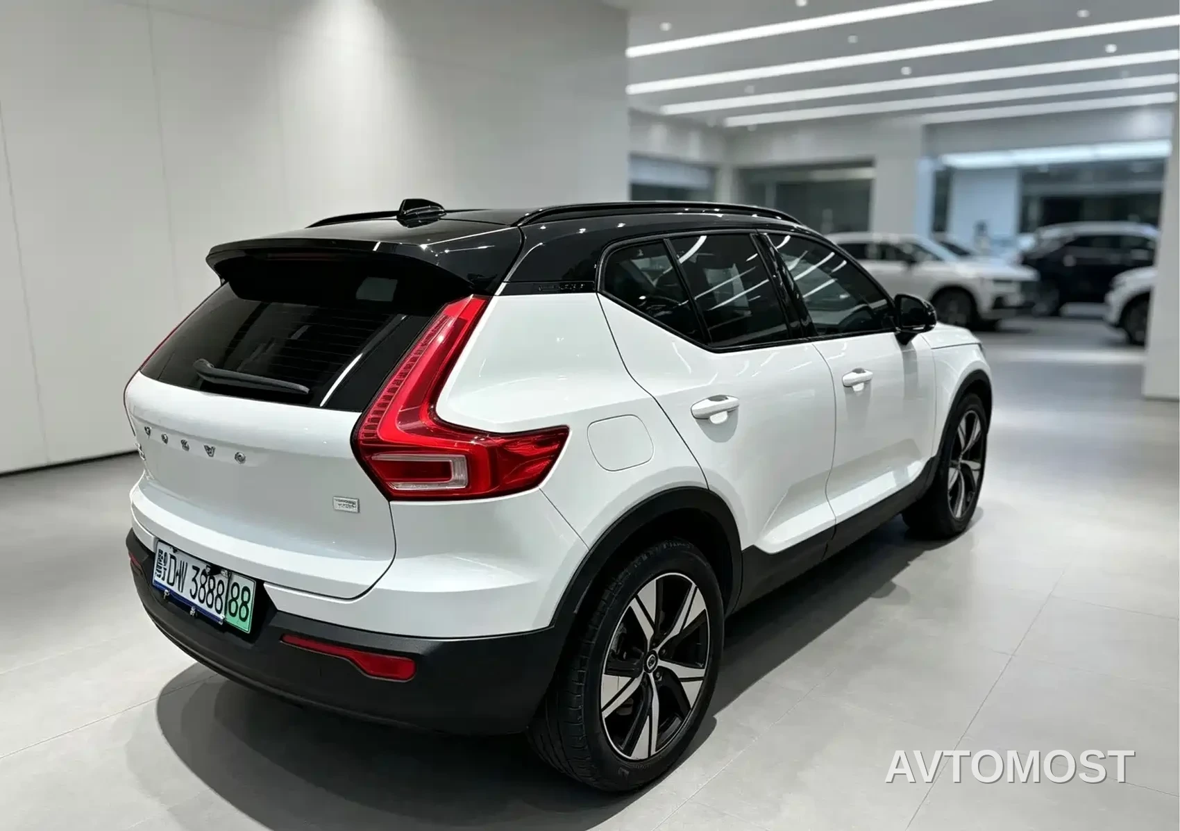 Volvo XC40 New Energy 2021 P8 EV AWD Elegant Sport — фото 8