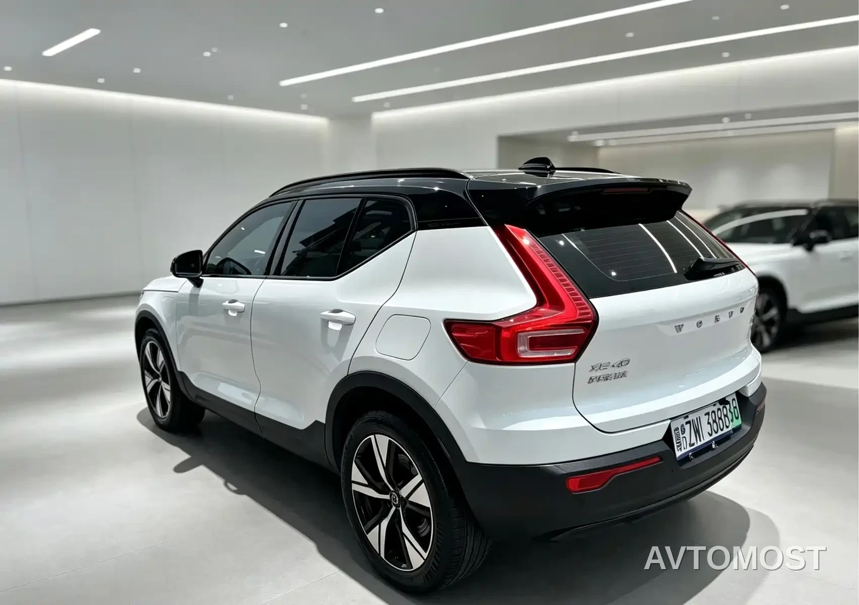 Volvo XC40 New Energy 2021 P8 EV AWD Elegant Sport — фото 9