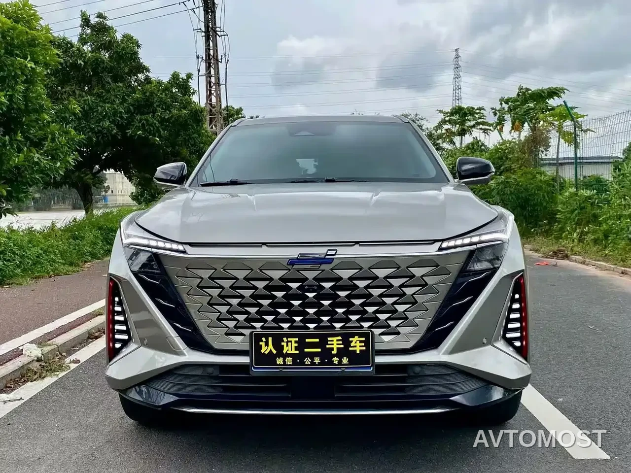 Changan Oshan Z6 2022 Model Blue Whale 1.5T DCT Smart Navigation Type — фото 2