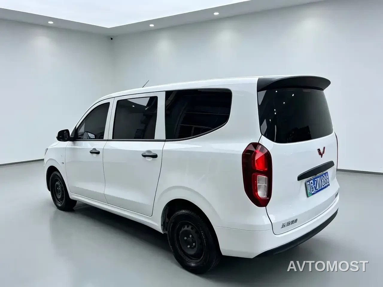 Wuling Hongguang New Energy 2025 Model Range Extender Hybrid 50KM Standard — фото 8