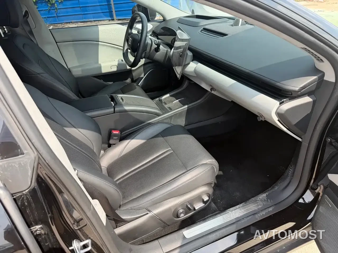 Zeekr 007 2024 Rear-Wheel Drive 75kWh — фото 10