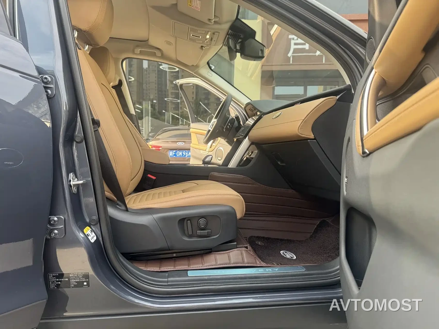 Land Rover Discovery Sport 2024 Luxury Custom Edition — фото 14